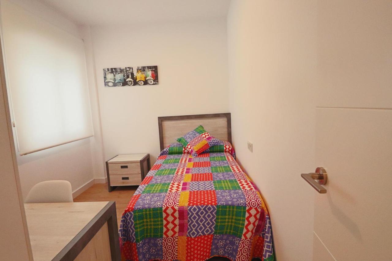 פואנגירולה Poeta 2 Bedroom Apartment מראה חיצוני תמונה